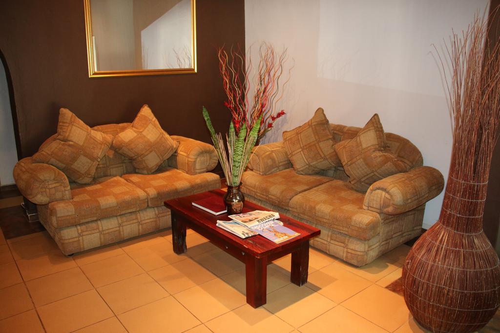 Palmwood Lodge Lusaka Bagian luar foto