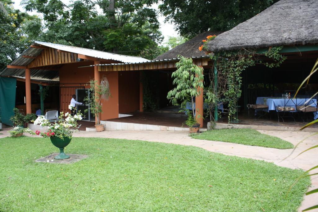Palmwood Lodge Lusaka Bagian luar foto