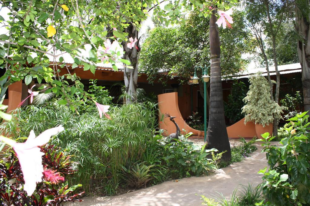 Palmwood Lodge Lusaka Bagian luar foto