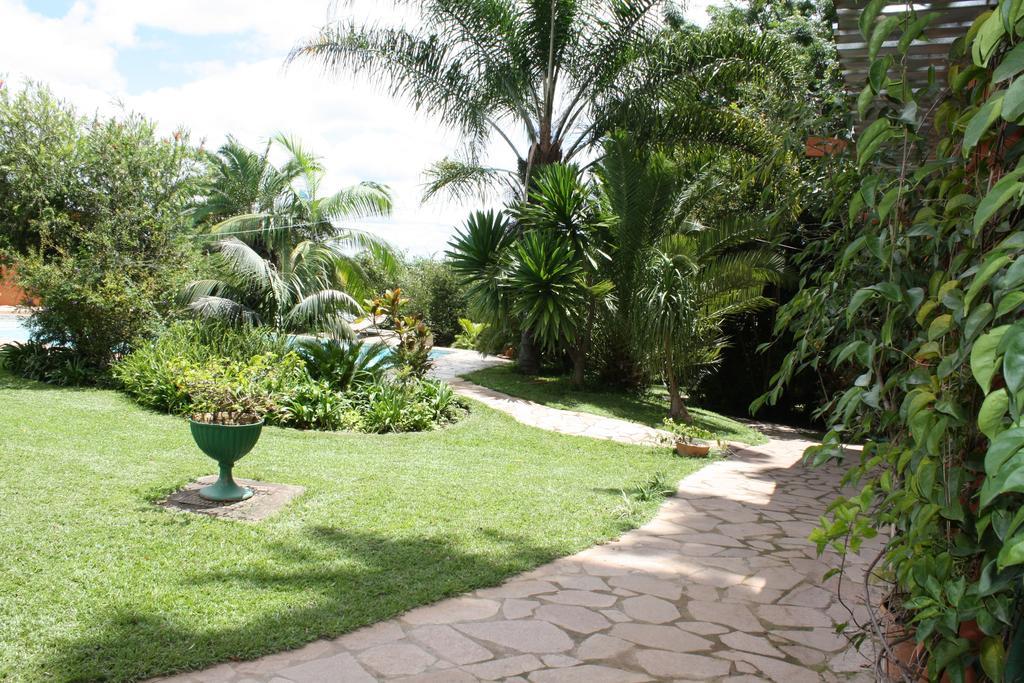 Palmwood Lodge Lusaka Bagian luar foto