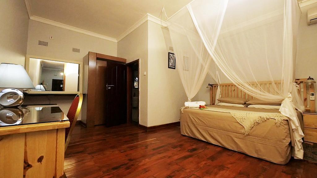 Palmwood Lodge Lusaka Bagian luar foto