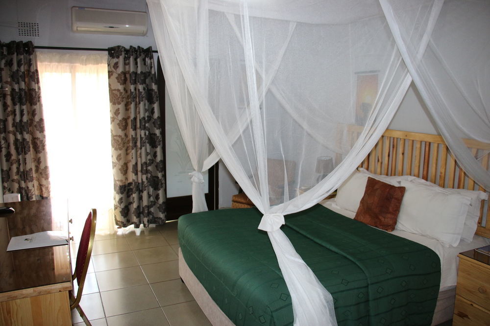 Palmwood Lodge Lusaka Bagian luar foto