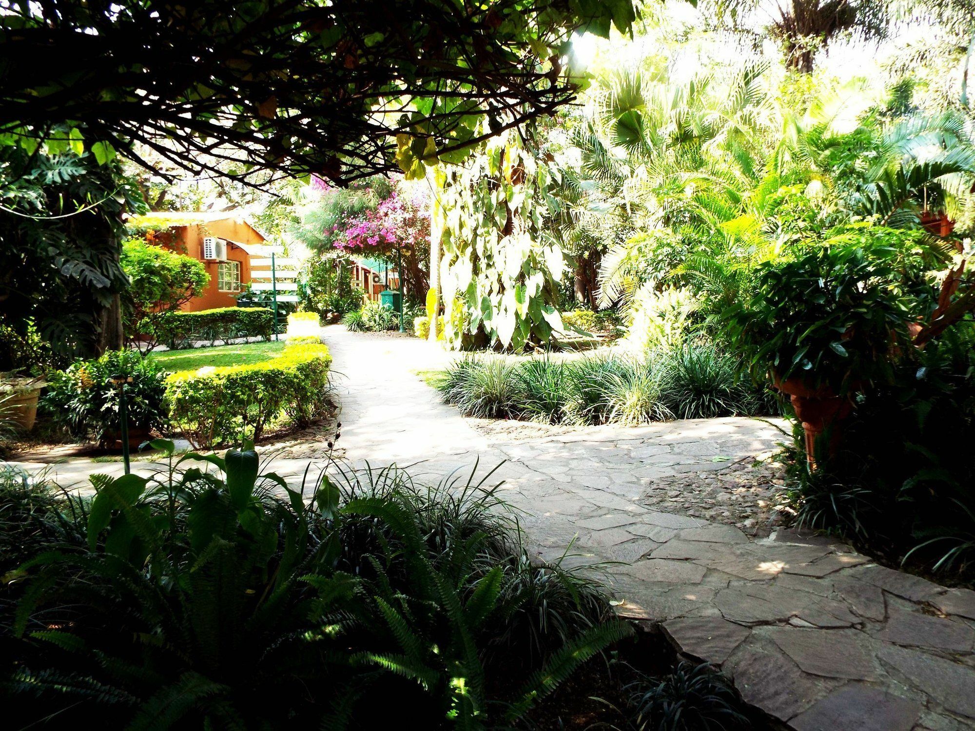 Palmwood Lodge Lusaka Bagian luar foto